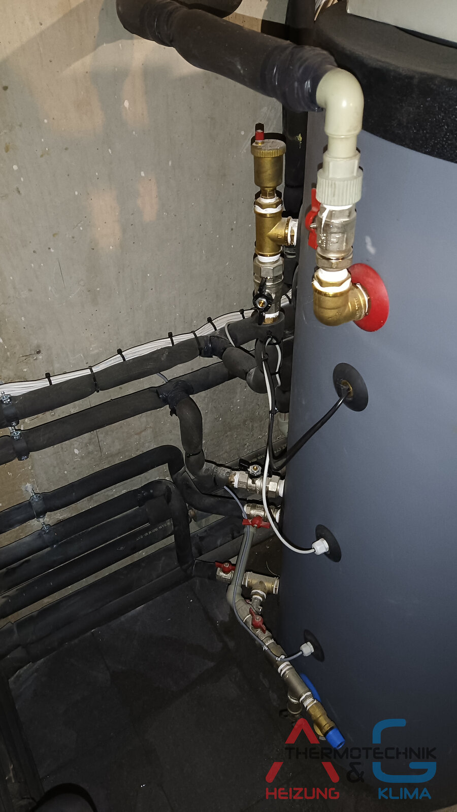 Heizungsanlage mit Luft-Wasser-Wärmepumpe HITACHI Yutaki S 25 kW - Bild 11