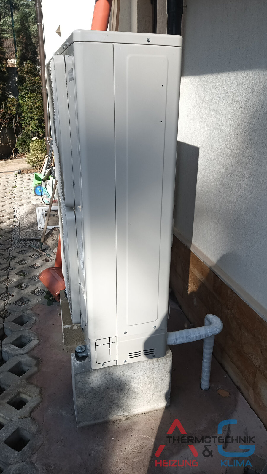 Heizungsanlage mit Luft-Wasser-Wärmepumpe HITACHI Yutaki S 25 kW - Bild 4