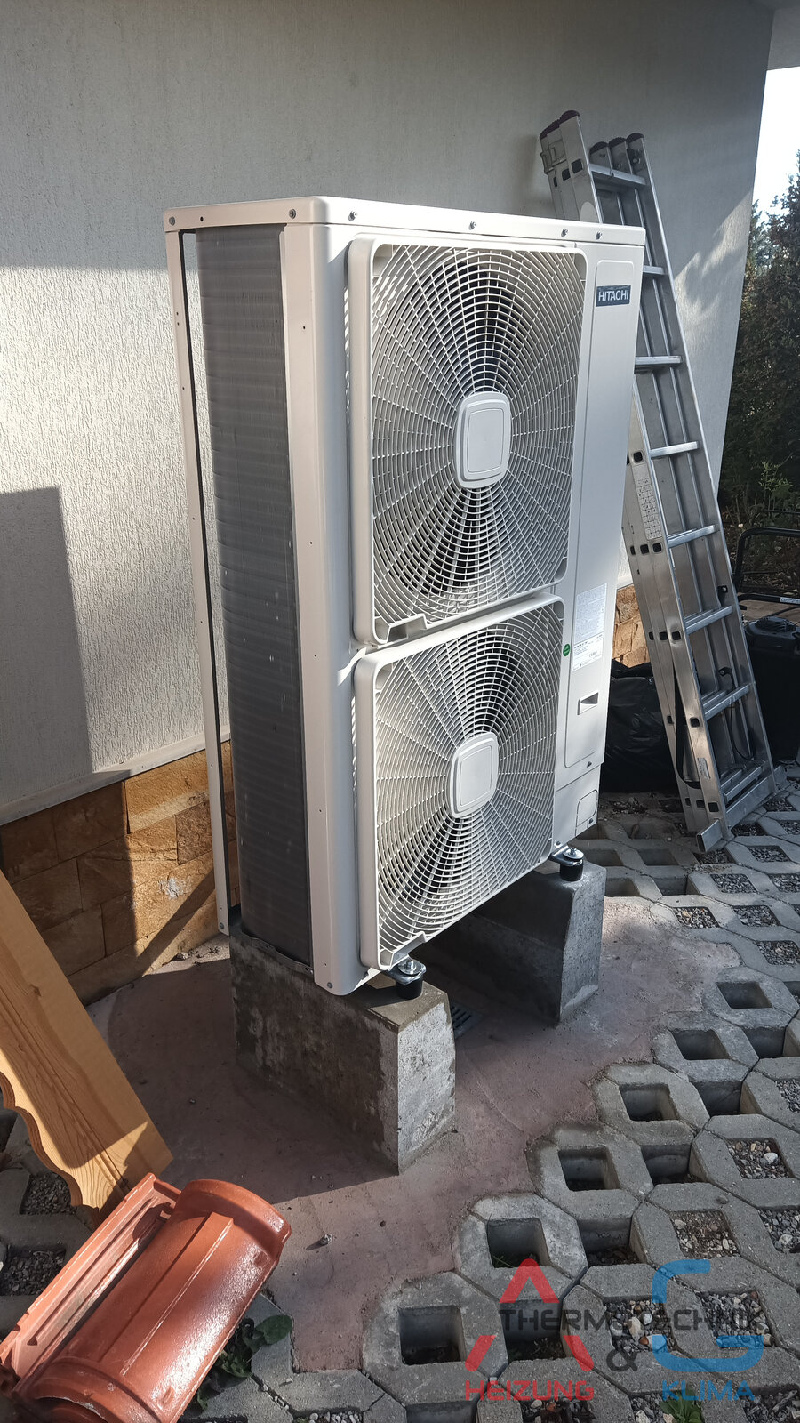 Heizungsanlage mit Luft-Wasser-Wärmepumpe HITACHI Yutaki S 25 kW - Bild 2