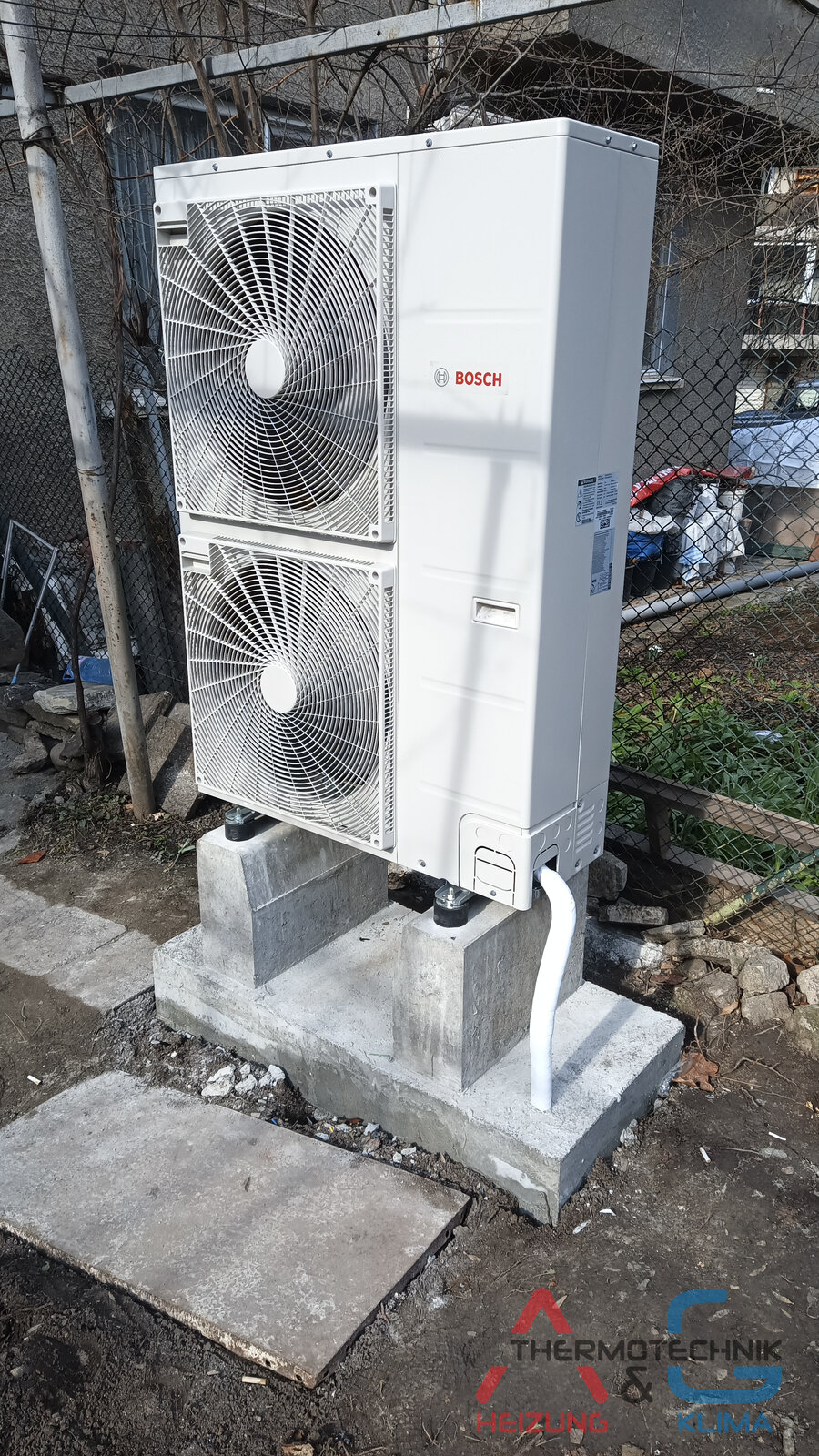 Heizungsanlage mit Luft-Wasser-Wärmepumpe BOSCH Compress 3000 AWS, 12 kW