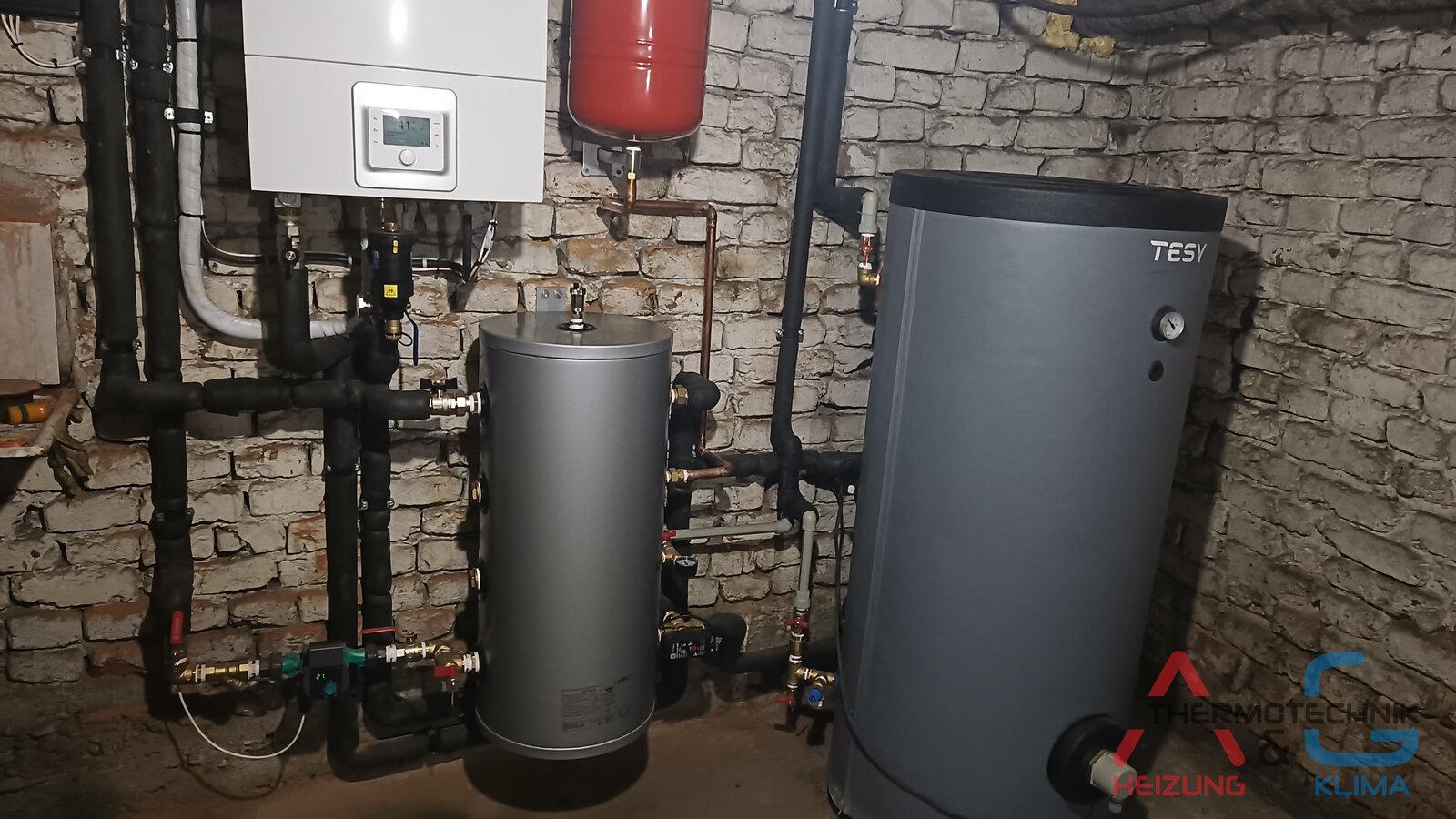 Heizungsanlage mit Luft-Wasser-Wärmepumpe BOSCH Compress 3000 AWS, 12 kW - Bild 5