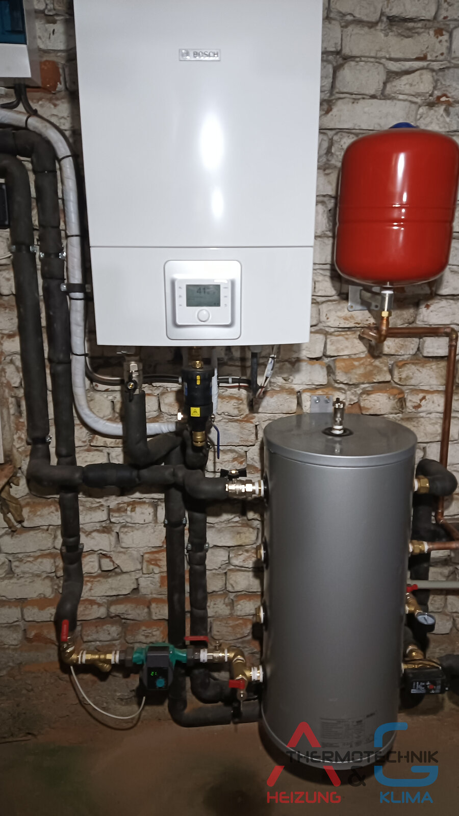 Heizungsanlage mit Luft-Wasser-Wärmepumpe BOSCH Compress 3000 AWS, 12 kW - Bild 6