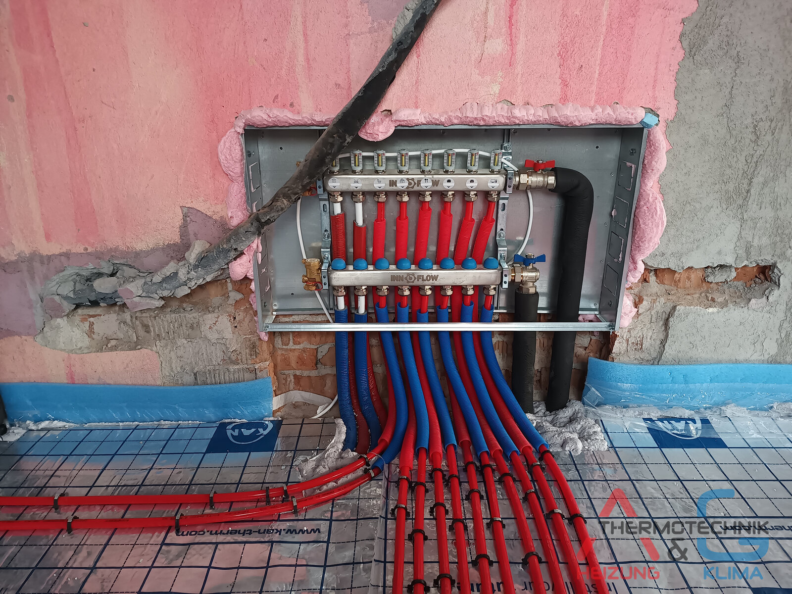 Installation von Fußbodenheizung in einem Haus - Bild 9