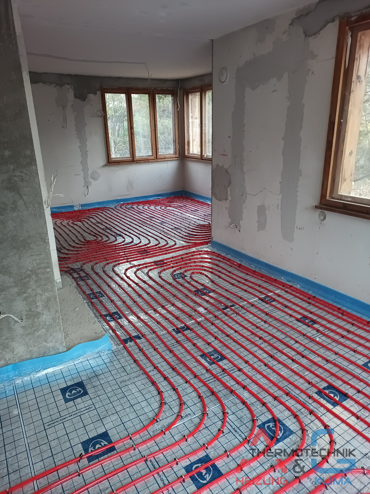 Installation von Fußbodenheizung in einem Haus - Bild 12