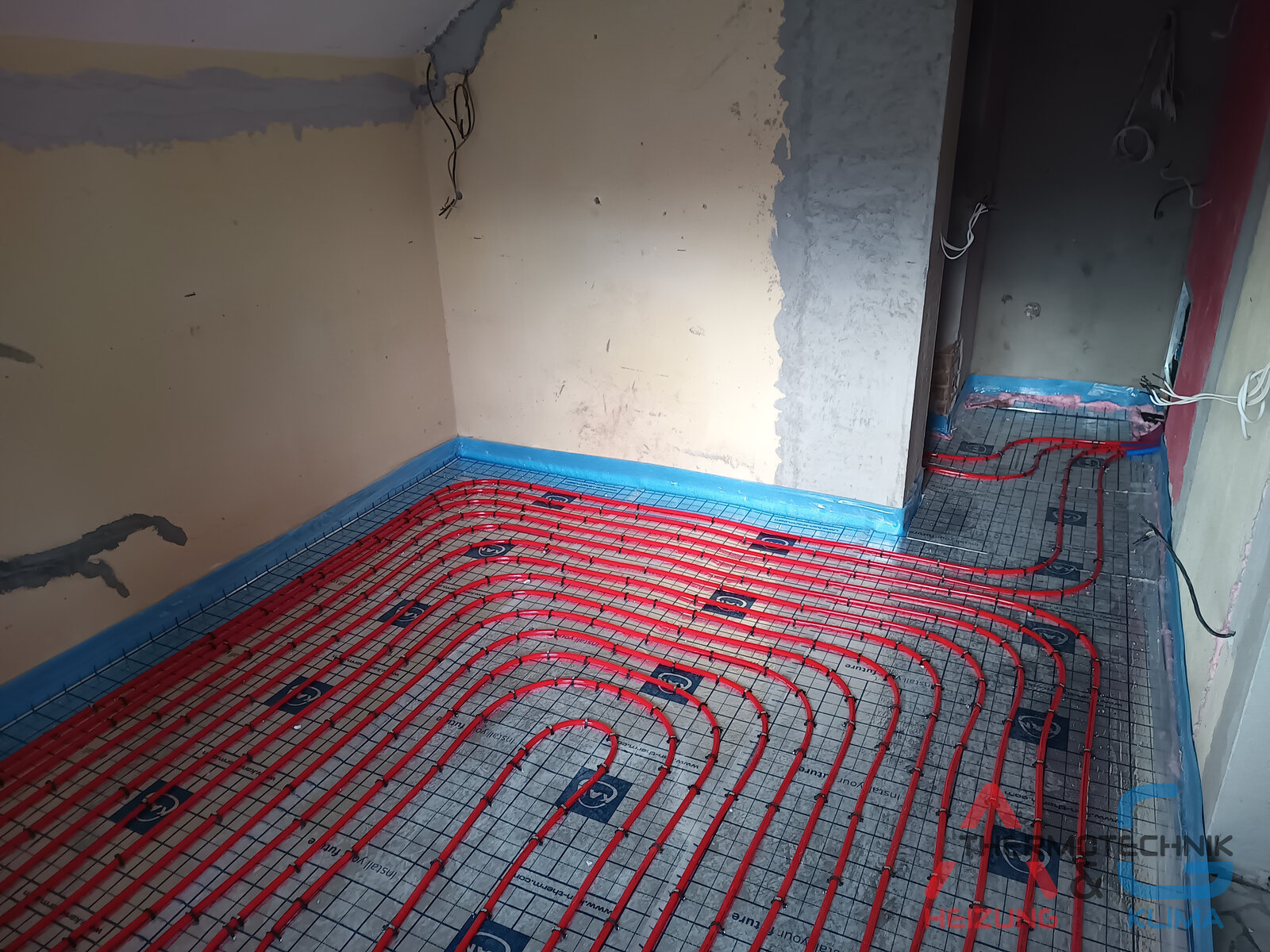 Installation von Fußbodenheizung in einem Haus - Bild 8