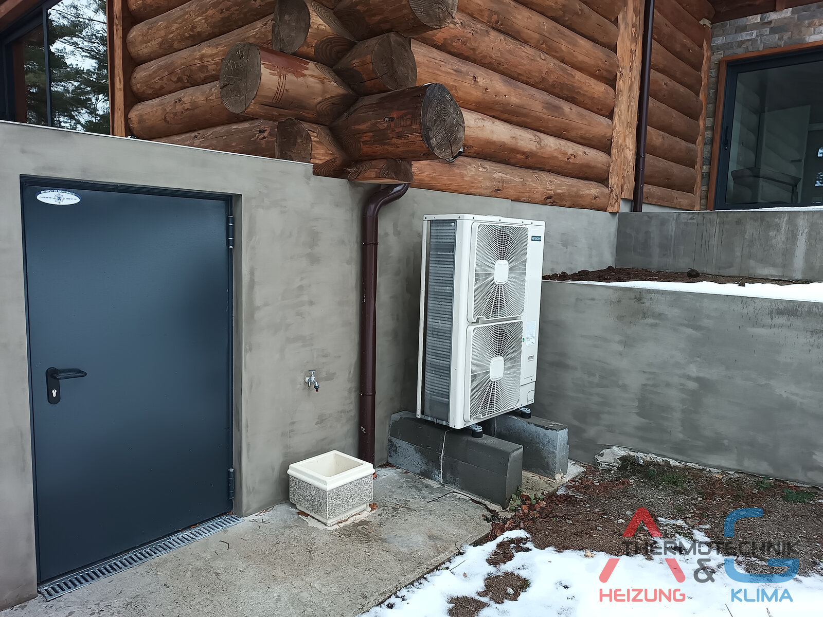 Heizungsanlage mit Luft-Wasser-Wärmepumpe HITACHI Yutaki S 10HP