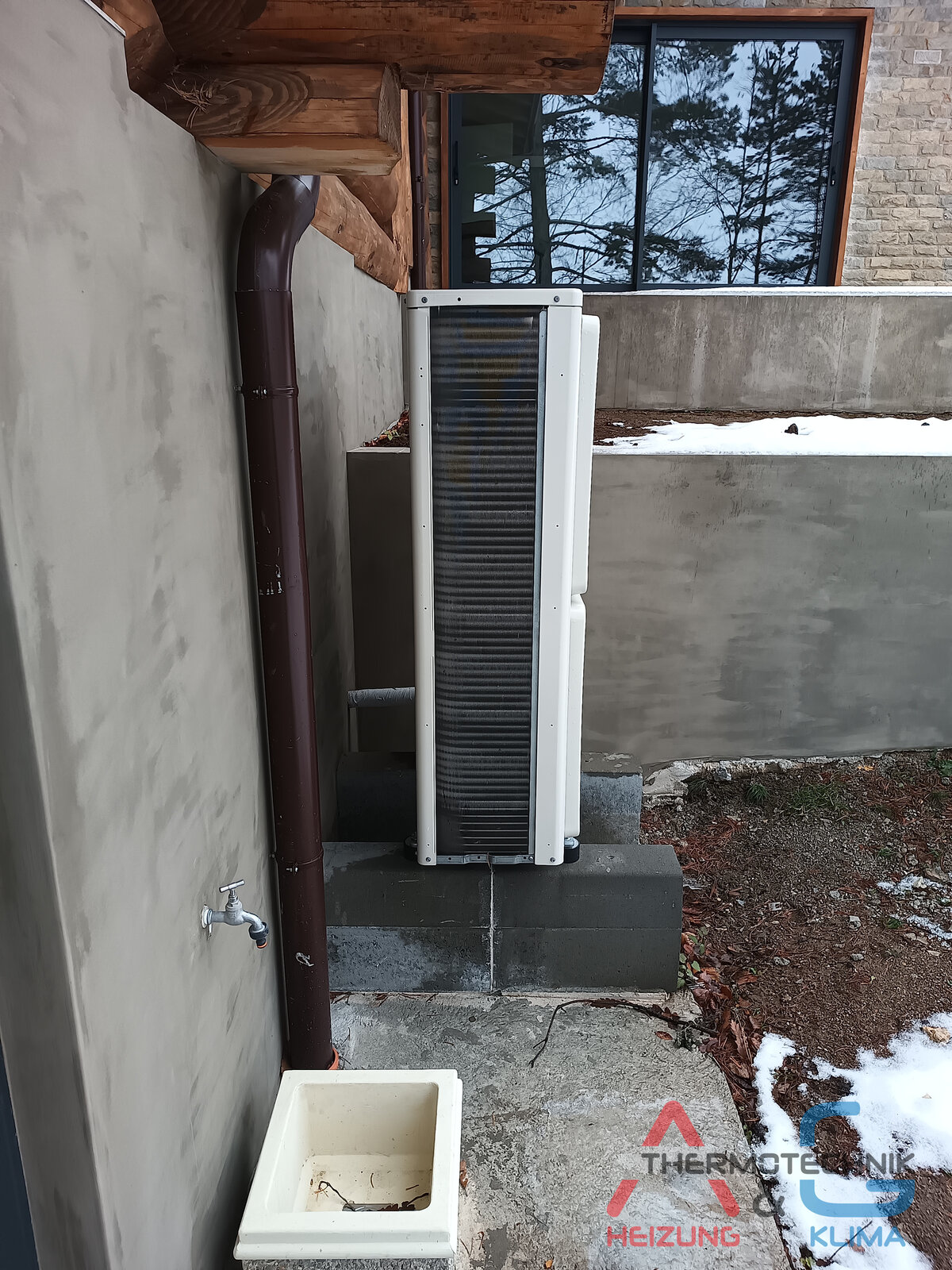 Heizungsanlage mit Luft-Wasser-Wärmepumpe HITACHI Yutaki S 10HP - Bild 4
