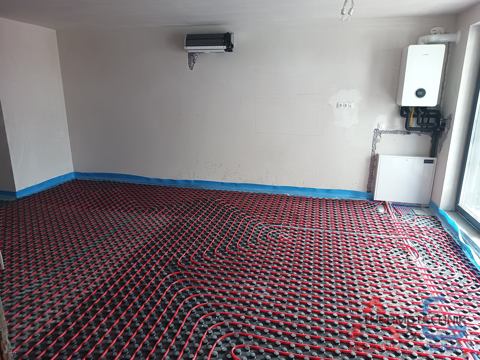 Gaskessel BOSCH Condense 7000i, Multisplit-Klimaanlage Daikin, Fußbodenheizung in einer Wohnung