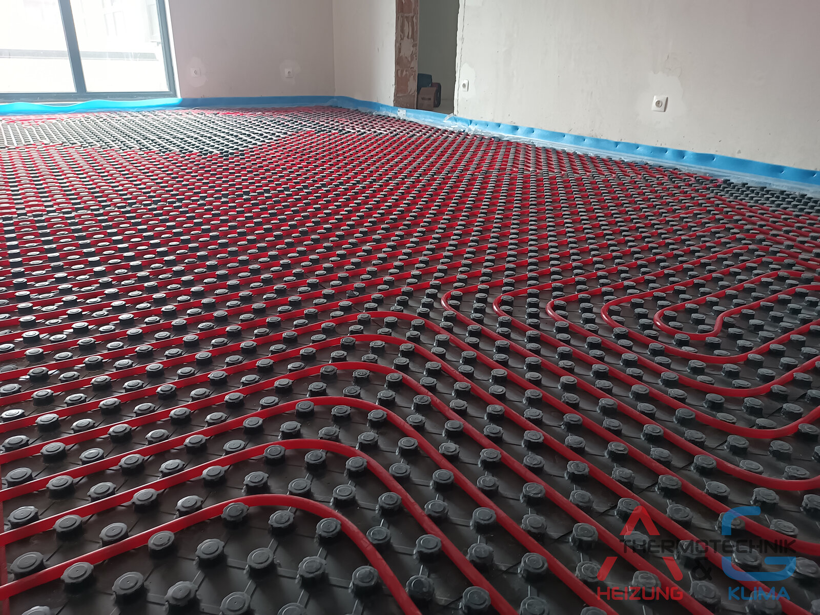 Gaskessel BOSCH Condense 7000i, Multisplit-Klimaanlage Daikin, Fußbodenheizung in einer Wohnung - Bild 7