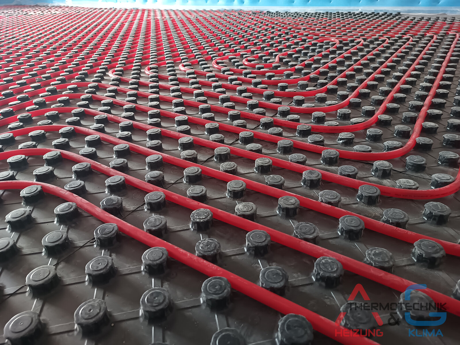 Gaskessel BOSCH Condense 7000i, Multisplit-Klimaanlage Daikin, Fußbodenheizung in einer Wohnung - Bild 9