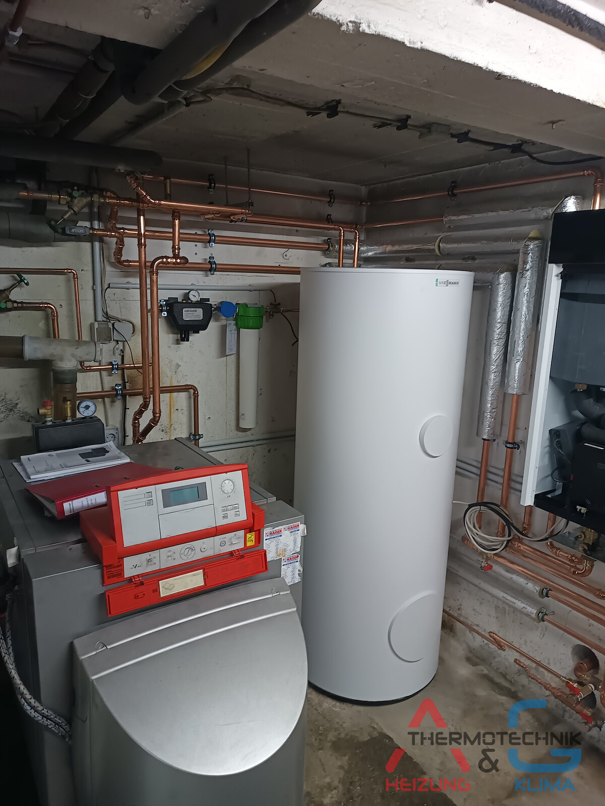 Hybrid Heizungsanlage in NRW - Luft-Wasser-Wärmepumpe Viessmann Vitocal 250-A (R290) mit Ölkessel Vitoladens - Bild 7