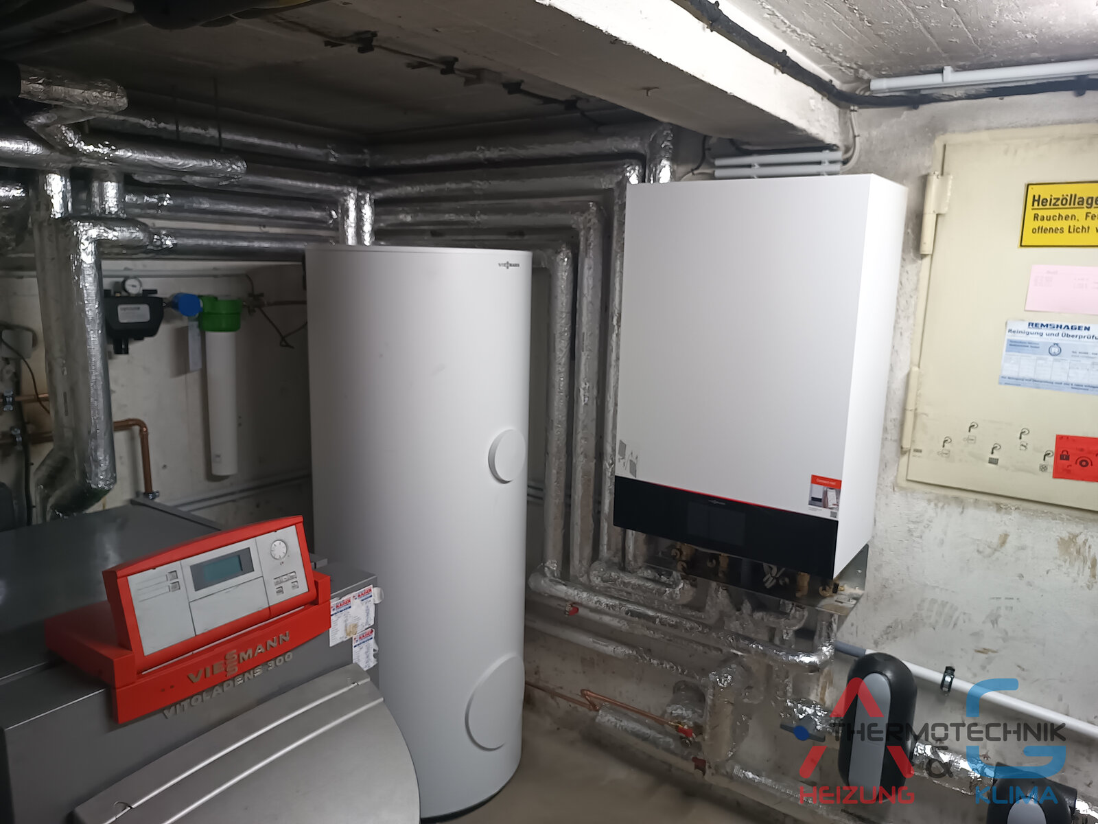 Hybrid Heizungsanlage in NRW - Luft-Wasser-Wärmepumpe Viessmann Vitocal 250-A (R290) mit Ölkessel Vitoladens - Bild 4