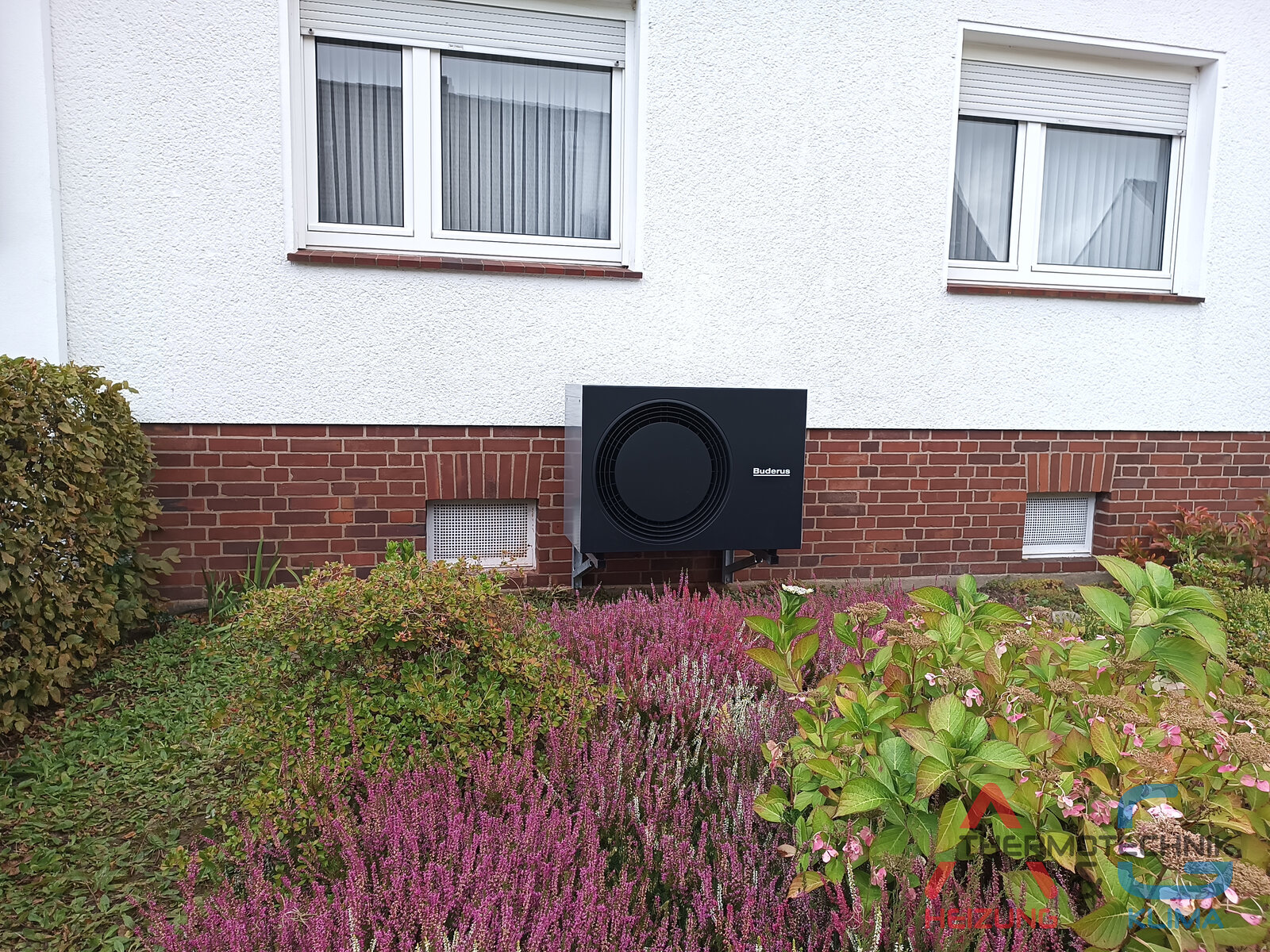 Luft-Wasser-Wärmepumpe Buderus Logatherm WLW (R290) in NRW