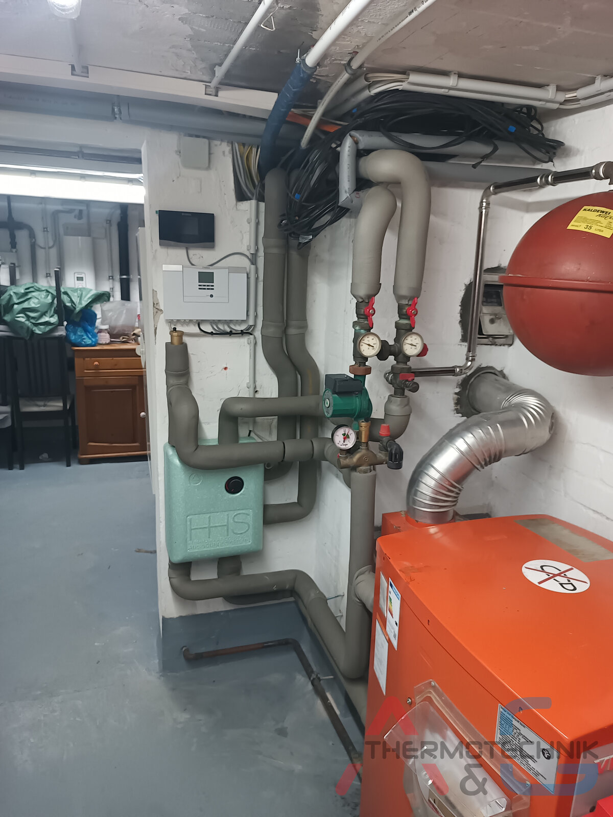 Luft-Wasser-Wärmepumpe Vaillant aroTHERM plus (R290) mit HHS Hybrid System in NRW - Bild 3