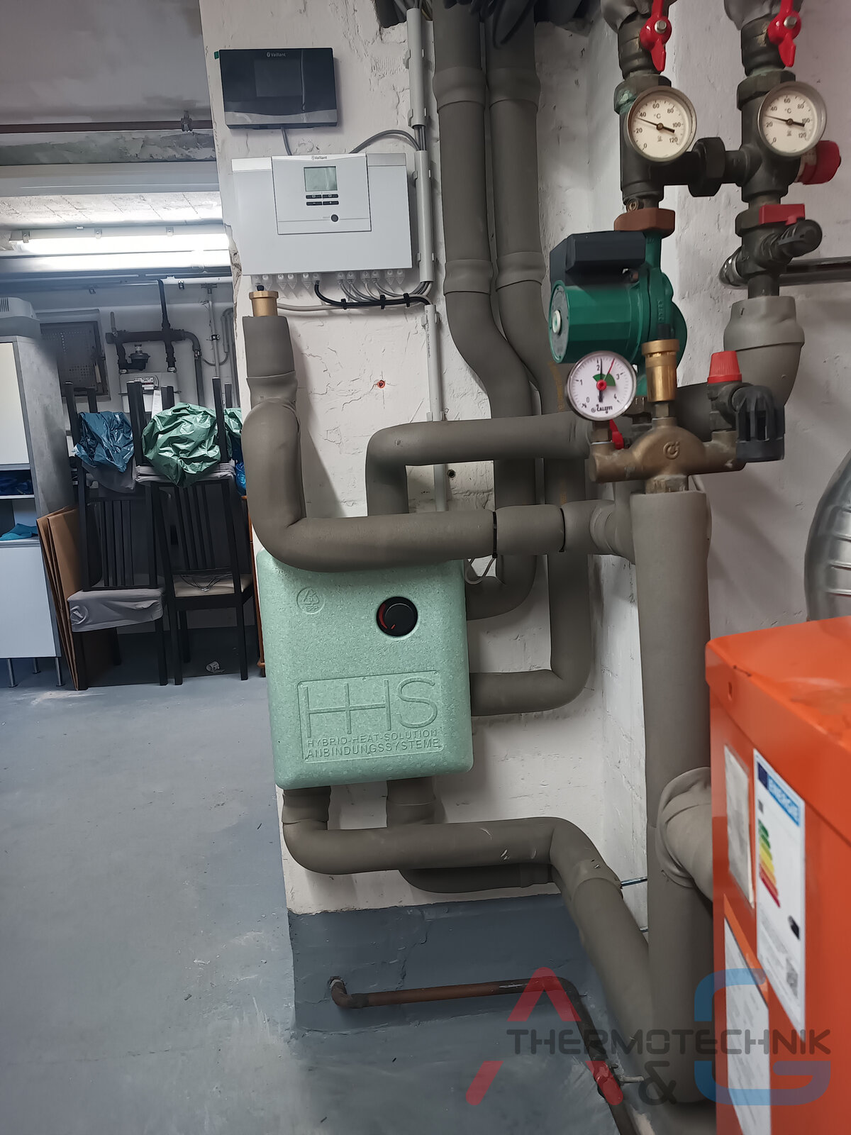 Luft-Wasser-Wärmepumpe Vaillant aroTHERM plus (R290) mit HHS Hybrid System in NRW - Bild 4