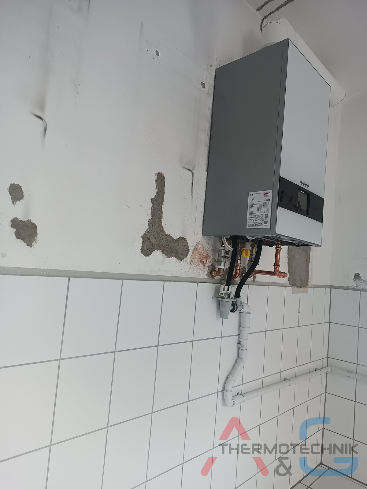 Luft-Wasser-Wärmepumpe Hybrid-Heizsysteme Buderus Logaplus WLW-7 (R290) mit Gas-Brennwertgeräte in NRW - Bild 10