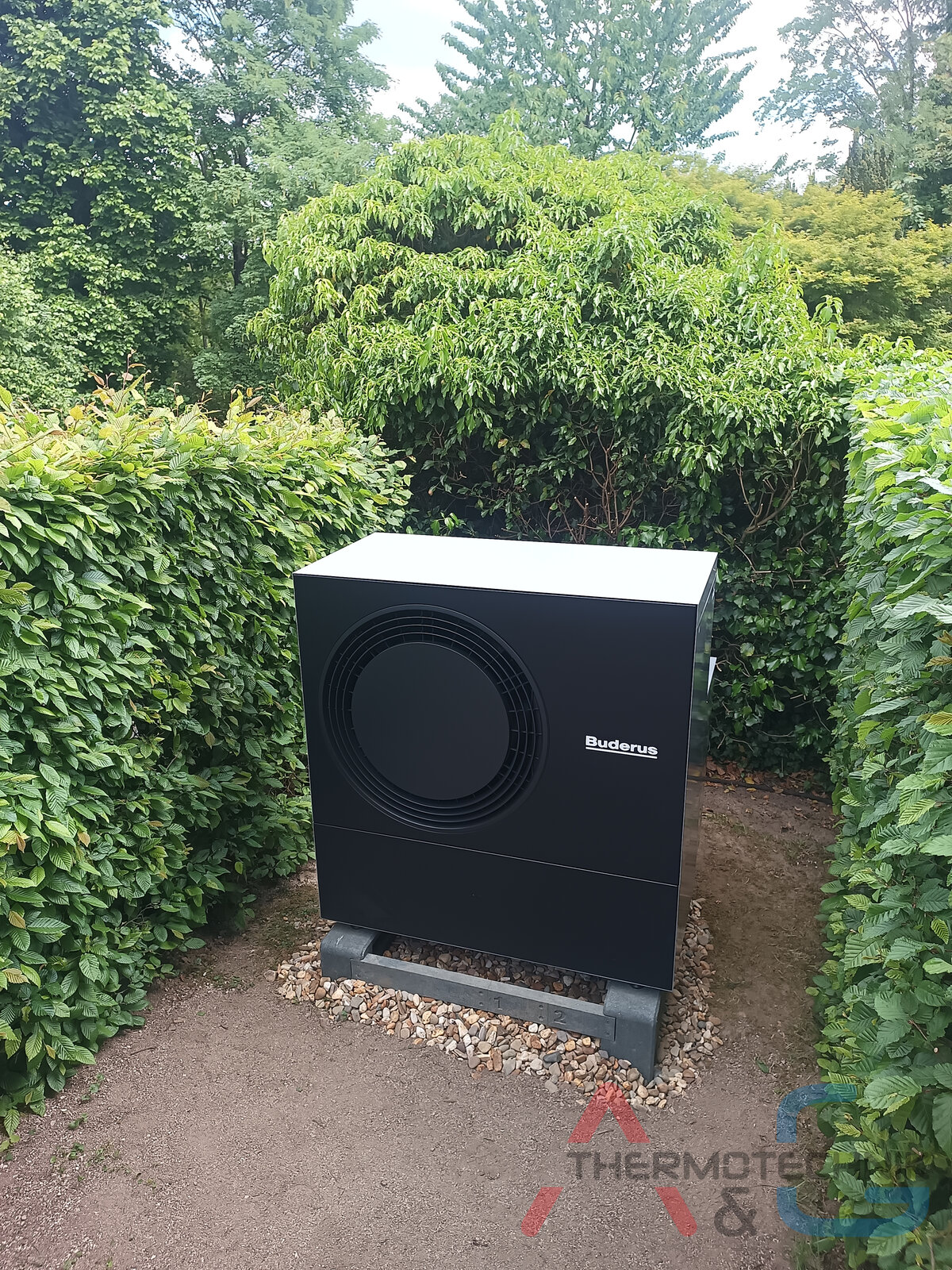 Luft-Wasser-Wärmepumpe Hybrid-Heizsysteme Buderus Logaplus WLW-7 (R290) mit Gas-Brennwertgeräte in NRW