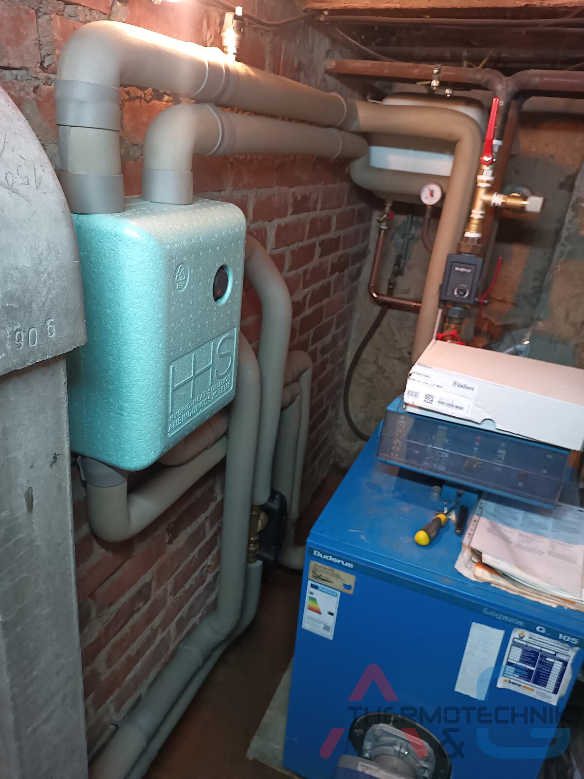 Luft-Wasser-Wärmepumpe Vaillant aroTHERM plus (R290) mit HHS Hybrid System in Rheinland-Pfalz - Bild 4