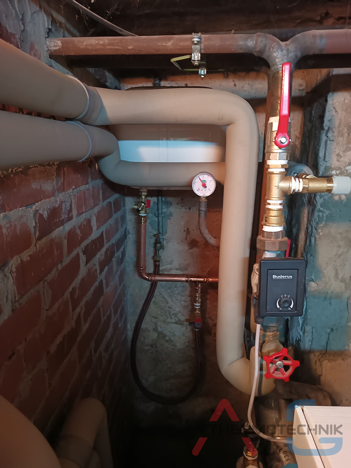 Luft-Wasser-Wärmepumpe Vaillant aroTHERM plus (R290) mit HHS Hybrid System in Rheinland-Pfalz - Bild 5